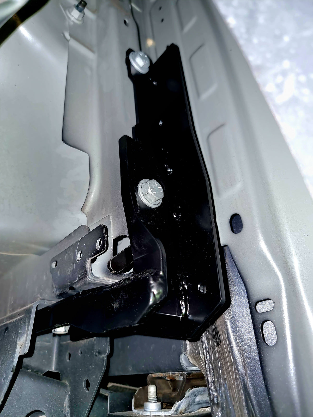 Maxliner Tub Load Bracket (J-Brace)