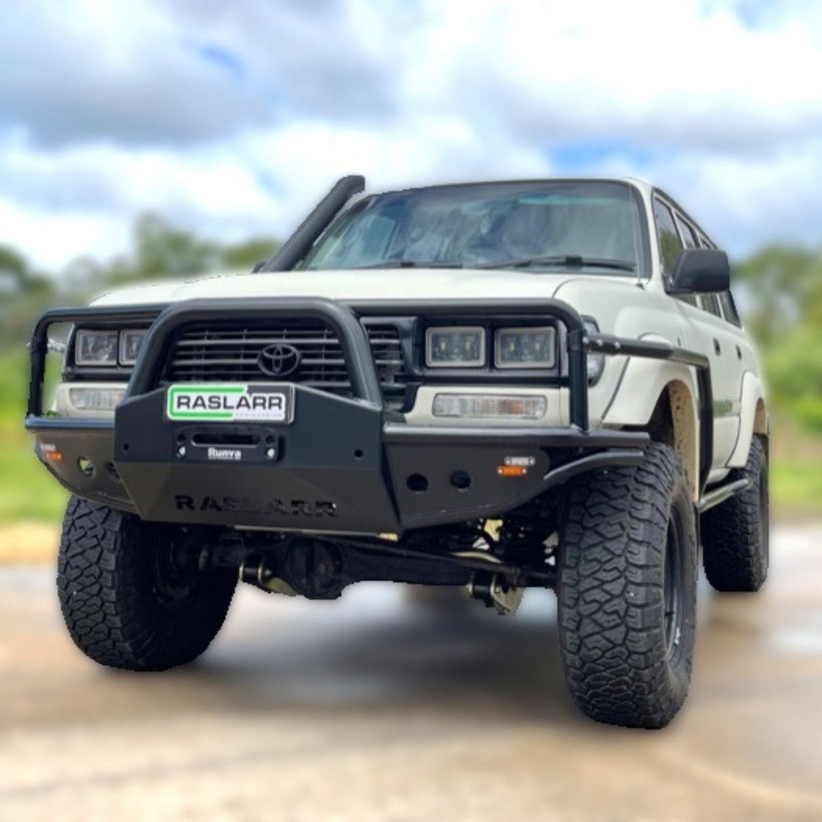 80 Series Toyota LandCruiser Azza Bull Bar (Old Hoops) - 1992 / Low Mount Winch