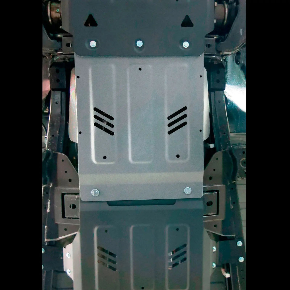 Aluminum Transmission Bash Plate - Mitsubishi Triton L200 2015-2023 / Mitsubishi Pajero Sport 2015-On