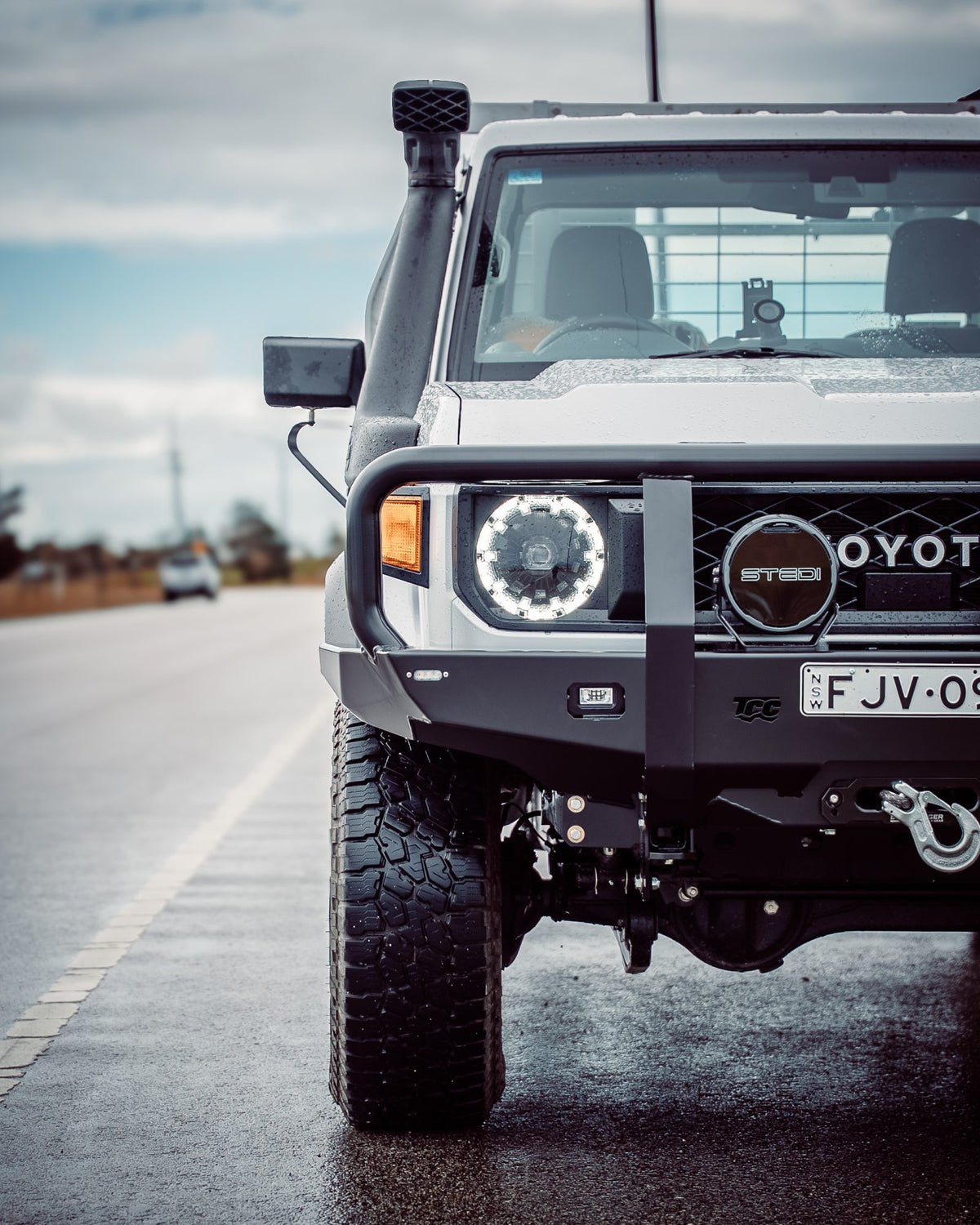 70 Series Single Cab Bull Bar - Facelift (2024 - Present)