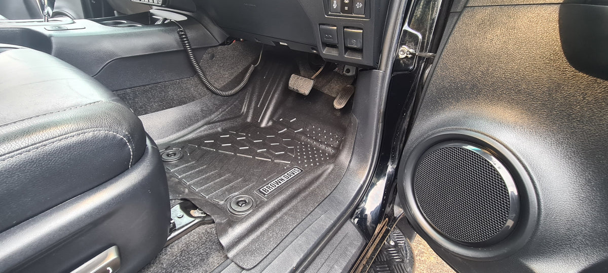 Brown Davis - Toyota Hilux (2015 Onwards) - 4WD Floor Mats - Full Set - Dual Cab - 48V AUTOMATIC MODELS ONLY