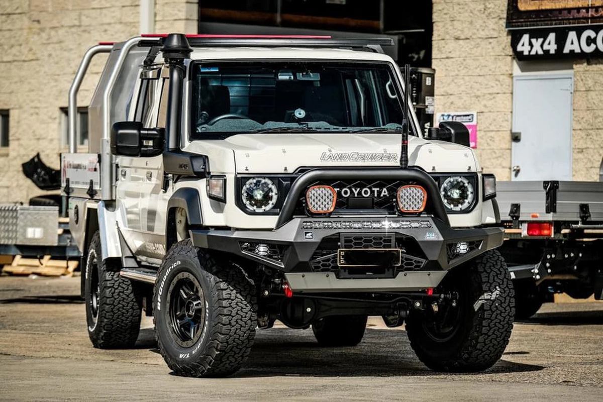 Offroad Animal - Predator Bull bar, Suitable for Toyota Land Cruiser (facelift) 76, 78, 79 Dual Cab, 2024 on