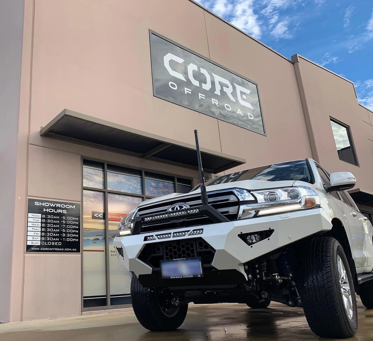 Offroad Animal - Predator Bull bar, To suit Toyota Land Cruiser 200 Series, 2015-2021