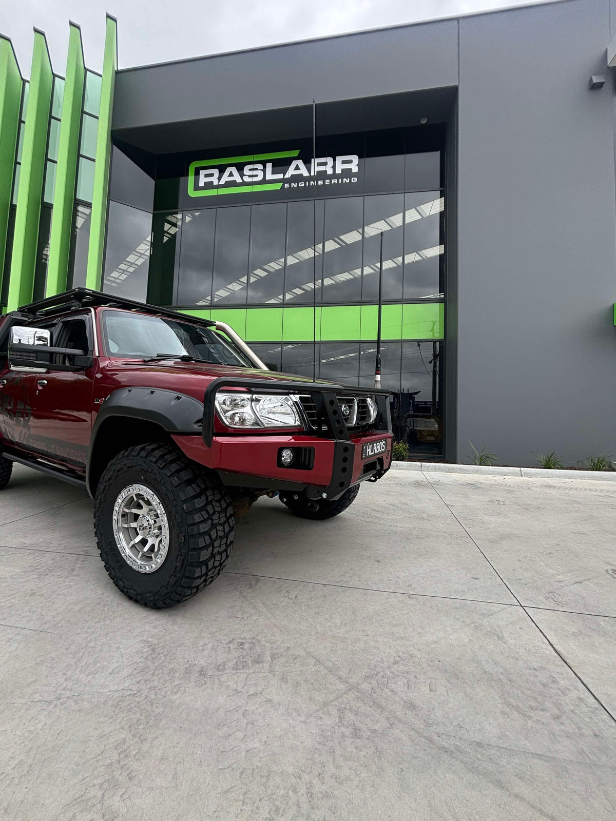 GU Series 1-3 Nissan Patrol Dallas Bull Bar - Series 2 / Tall Radiator