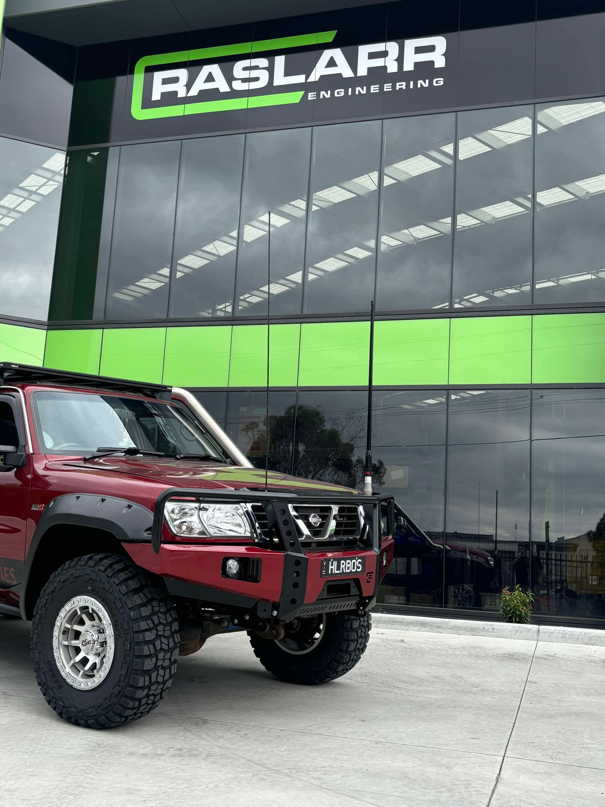 GU Series 1-3 Nissan Patrol Dallas Bull Bar - Series 3 / Tall Radiator