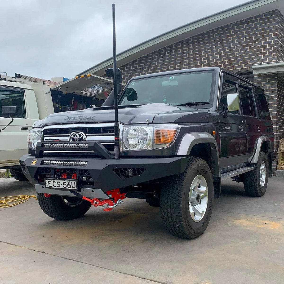 Offroad Animal - Predator Bull bar, To suit Toyota Land Cruiser 76, 78, 79 Series, 2007-2023 ( Does Not Suit 2017+ Single Cab)