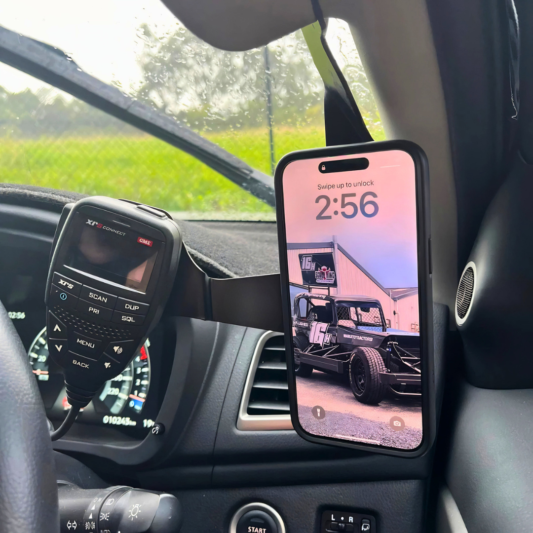 Mitsubishi Triton MR Phone and UHF Mount