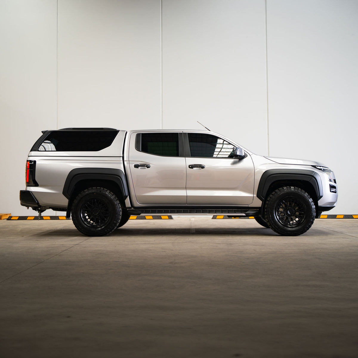Maxliner 2026+ Nissan Navara Gen II Venture Canopy