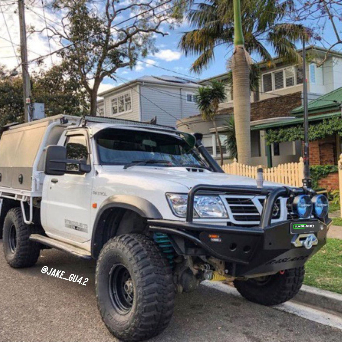 GU Nissan Patrol Hooped Azza Bull Bar - Series 4 / High Mount Winch