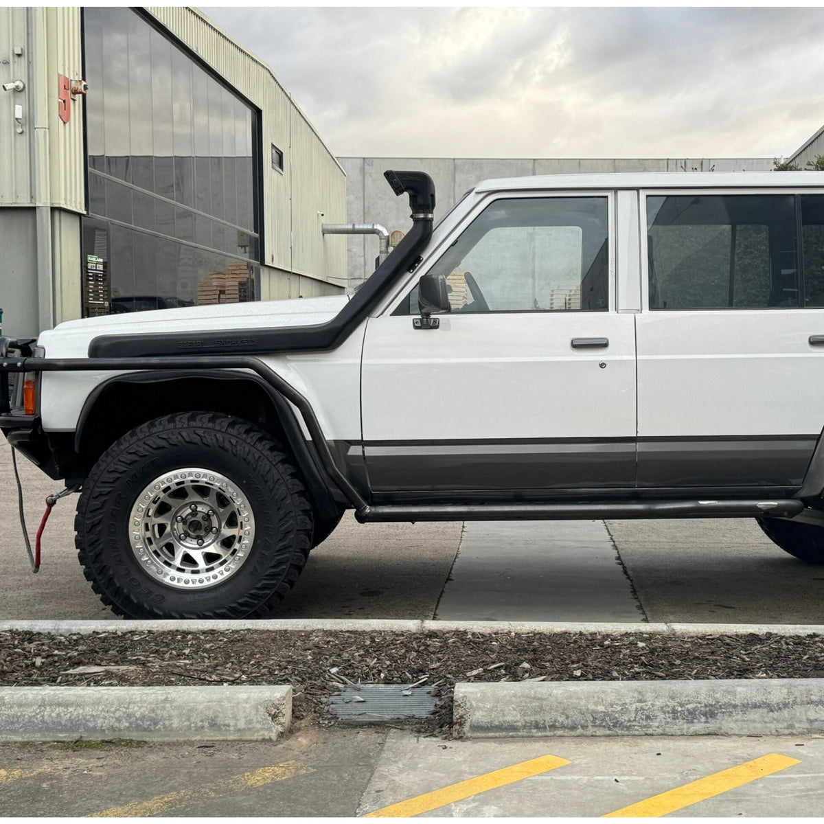 Revolution Rock Sliders to suit GQ Nissan Patrol (LWB Only) - Black Custom Top / Scrub Rails: No