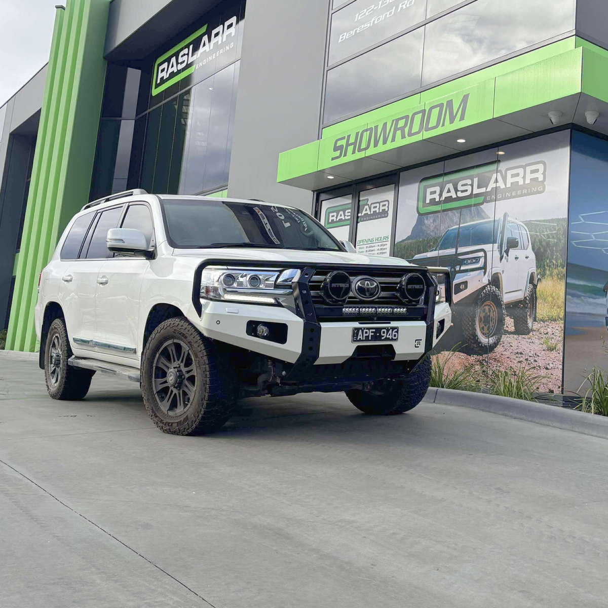 200 Series Toyota LandCruiser Dallas Bull Bar - Facelift (2016-2021) / VX