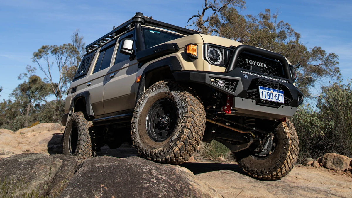 Offroad Animal - Predator Bull bar, Suitable for Toyota Land Cruiser (facelift) 76, 78, 79 Dual Cab, 2024 on