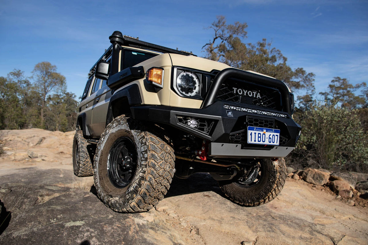 Offroad Animal - Predator Bull bar, Suitable for Toyota Land Cruiser (facelift) 76, 78, 79 Dual Cab, 2024 on