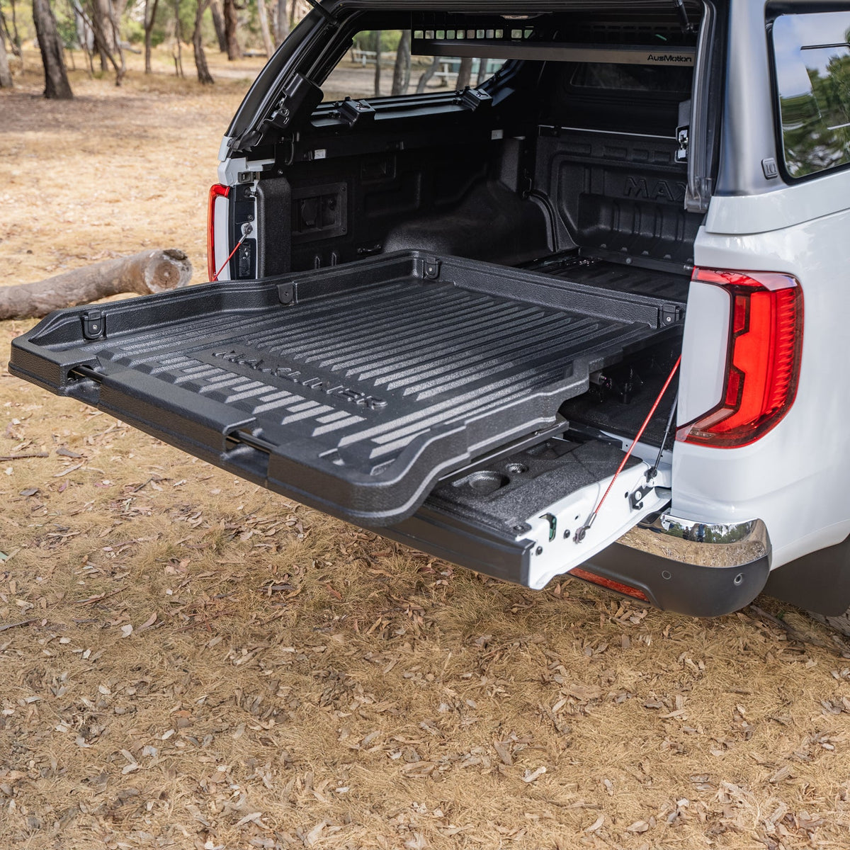 Maxliner Universal Extended Sliding Tray