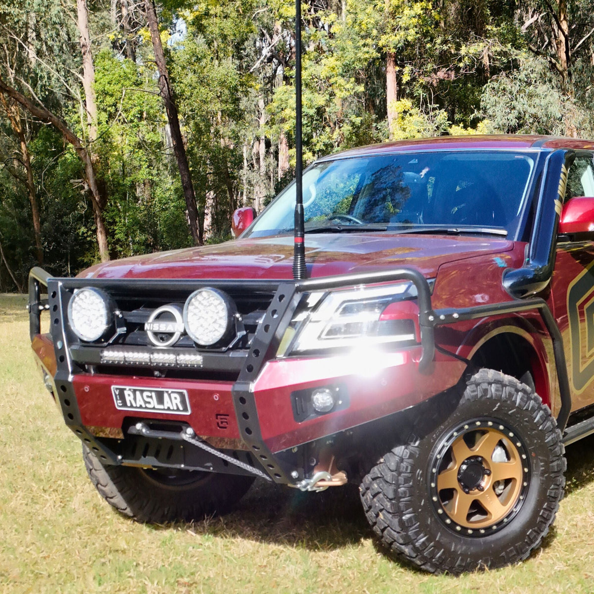 S5 Y62 Nissan Patrol Hooped (Dallas) Bull Bar - Warrior / Light Bar Kit: No