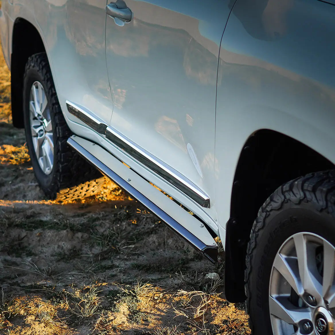 The Cruiser Company - Toyota LandCruiser 200 Series Side Steps