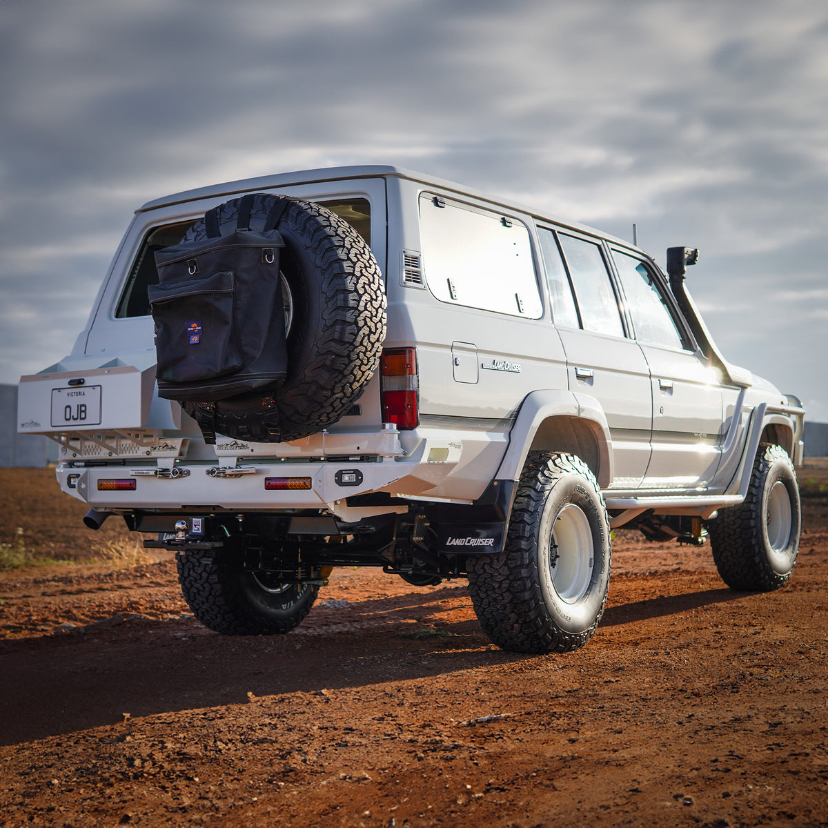 The Cruiser Company - 60 Series Rear Bar