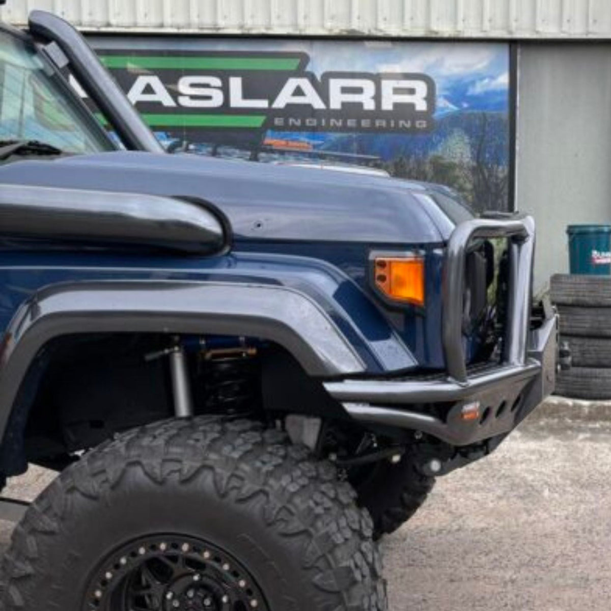 70 Series Facelift Toyota LandCruiser Azza Bull Bar [76, 78, 79 Series Facelift] - 78 Series / Low Mount Winch
